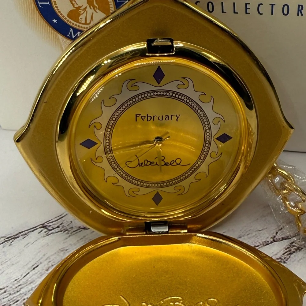 Franklin Mint The FEBFRUARY Calendar Girl Pocket Watch Julie Bell Design UNUSED - Picture 4 of 8